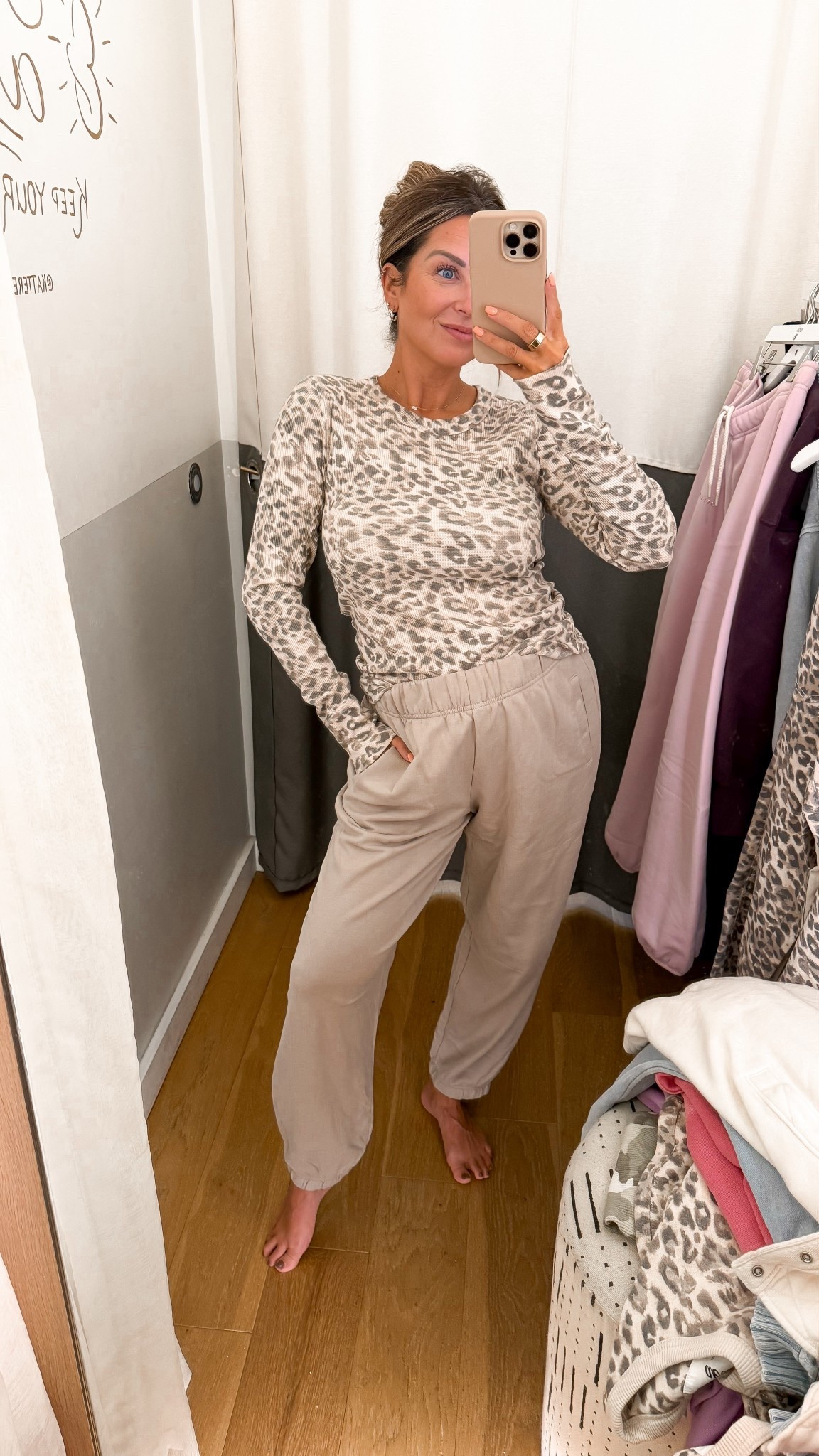 30-50% Off EVERYTHING at Aerie! 😮‍💨👏🏼🍂

Cozy season is here, and I rounded up 13 Fall looks that you’ll never want to take off! Comfy ✔️ Oversized ✔️ ON SALE ✔️

These are perfect for lounging, layering, and living in all fall long! 

Top - Medium 
Pants - Medium 