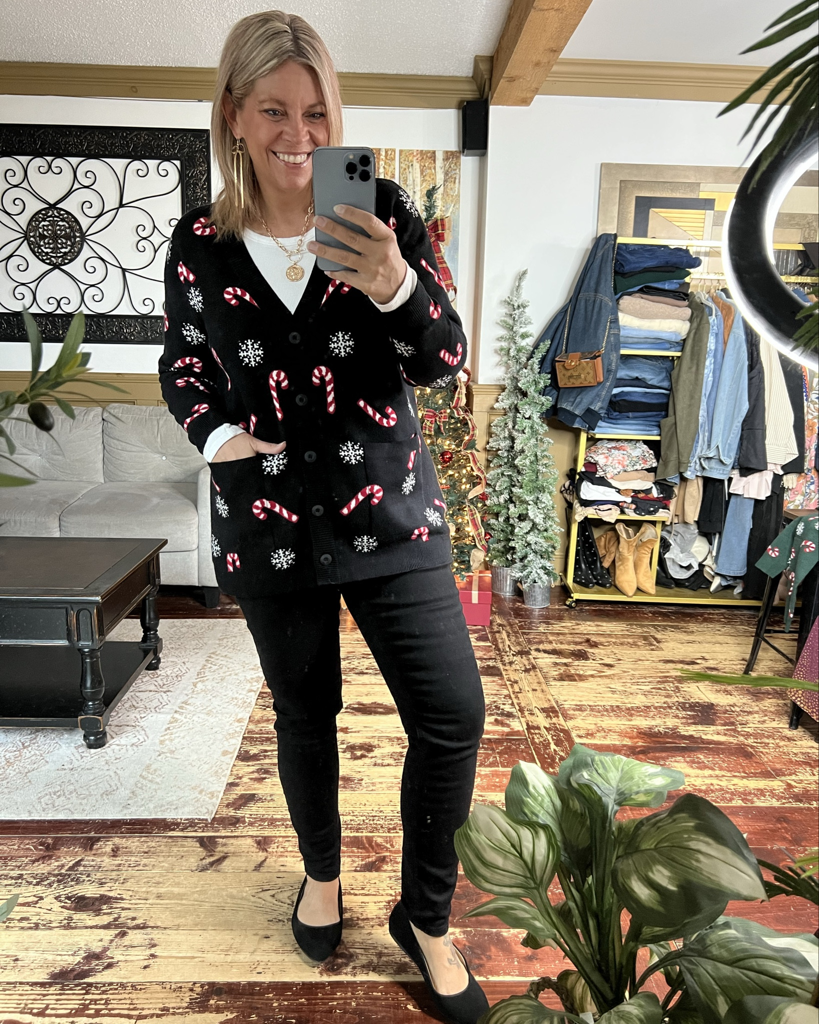 Christmas candy cane cardigan- size 12; skinny jeans size 14- holiday outfit 

#LTKMidsize #LTKHoliday #LTKSeasonal