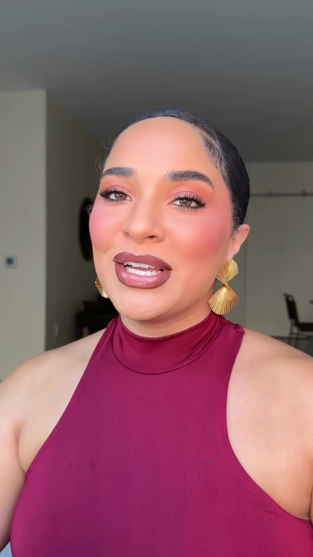 THE EVENT OF THE YEAR ✨🫦

When I tell yall @juviasplace set the bar high because their first ever event left me speechless! In the battle of Bronze vs Blush both sides won the gold because the way the whole room slayedddd this theme?! Including the decor! Just wow, I’m so in awe of this night! Between the demonstration by Sam fine, the panel of amazing women in the industry and the multiple performances from Lola Brooke AND Davido?! Plus the gorgeous food spread and the talented bartenders who put on a showwwww! I’m actually shook!