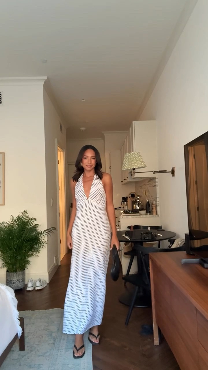 Charleston dinner outfit 🖤 Wearing size 2 linen halter maxi dress 


Date night outfit 
Linen dress
Summer dress 
Summer outfit 
Polka dot dress 
Summer outfits 

#LTKStyleTip #LTKFindsUnder100 #LTKSummerEdit