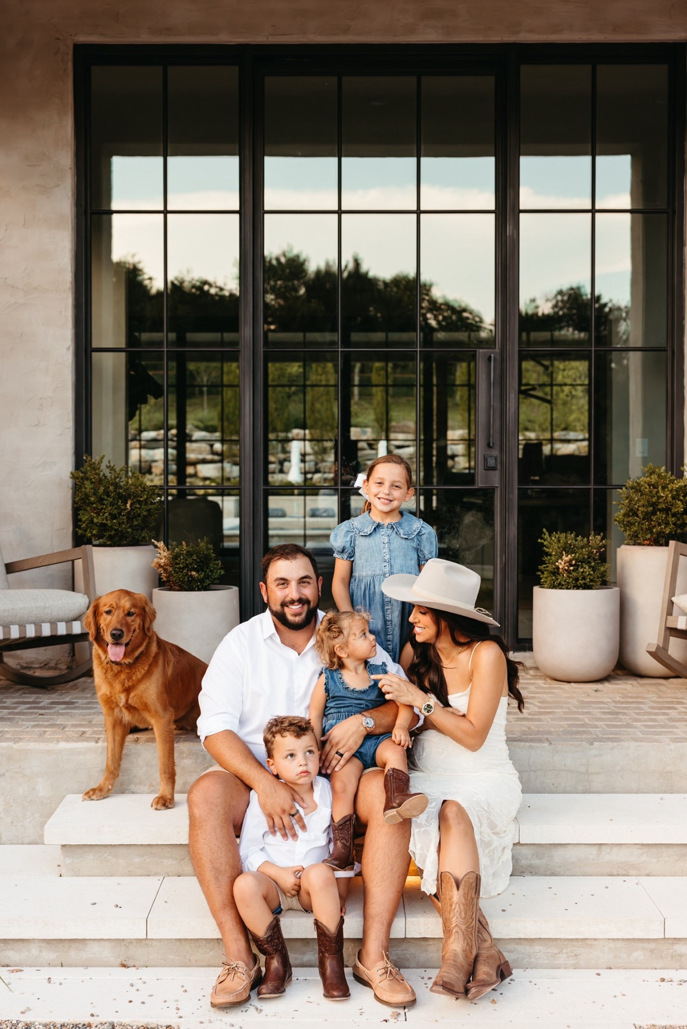 Fall family photos outfit ideas🫶🏼✨

fall family photos, fall family pictures, fall family outfit ideas, family photo session, nashville, mom of 3, Dede Raad, Dress up Buttercup 

#LTKStyleTip #LTKFindsUnder100 #LTKFamily