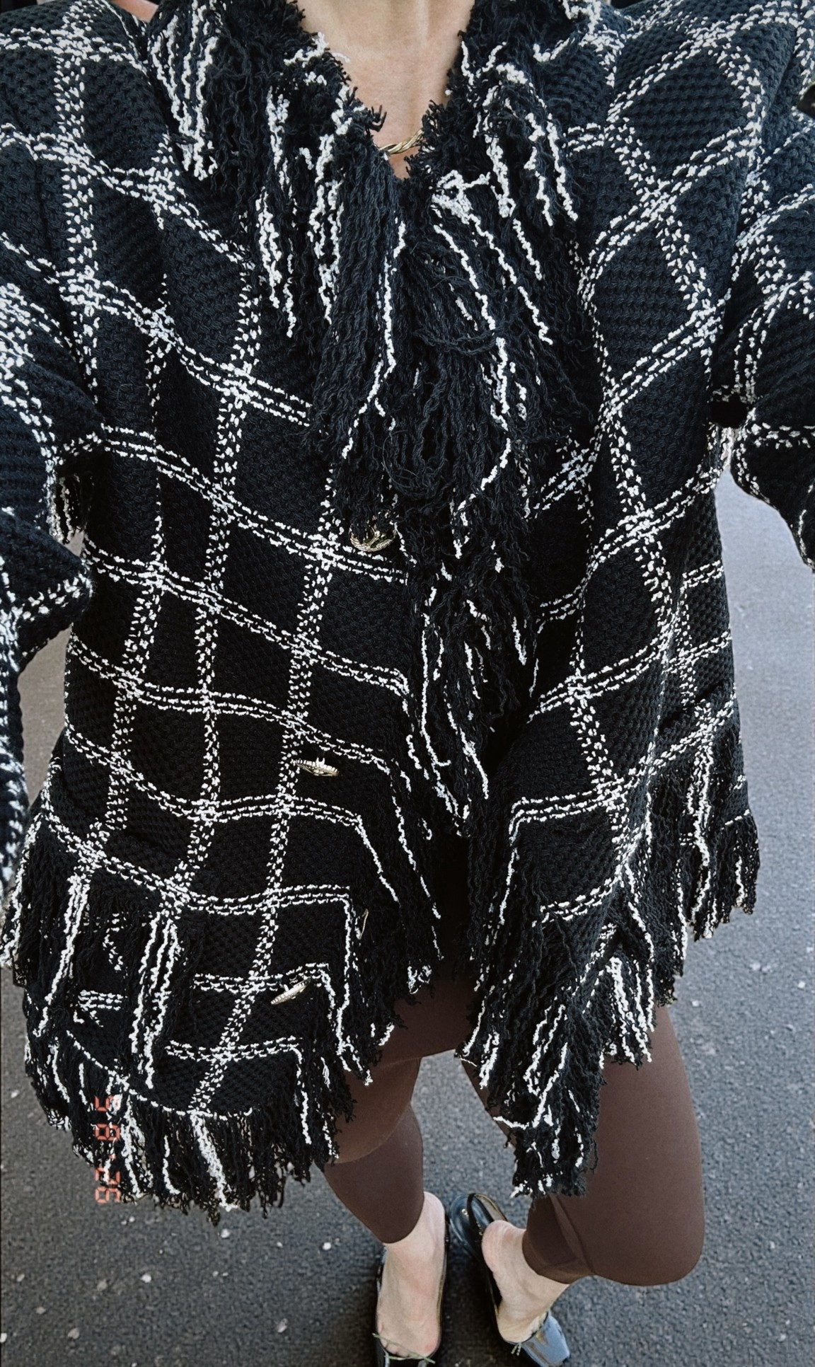 I thought I didn’t need another tweed jacket… 😋🖤

#LTKootd #LTKOver40