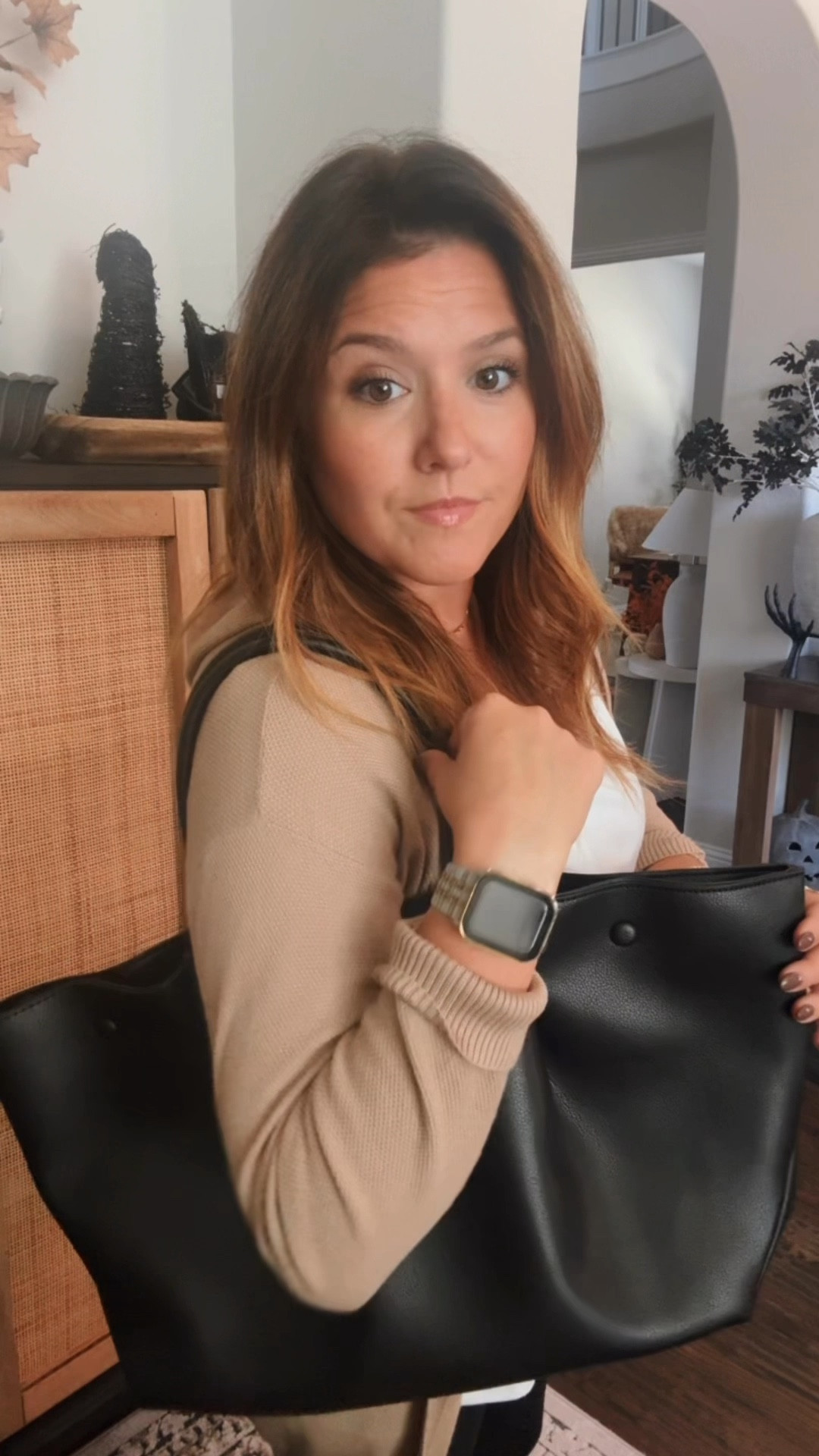 Amazing lux look for less option from Amazon!!! Looks so much like the Demellier bag that I’m obsessed with but for much cheaper!! And the quality is still 👌🏼👌🏼👌🏼

#LTKSaleAlert #LTKVideo #LTKItBag