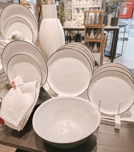 The top of my wishlist... a new set of dinner ware.  These are gorgeous but ask come in a non breakable version too. That look just as good. 

#LTKGiftGuide #LTKfamily #LTKsalealert