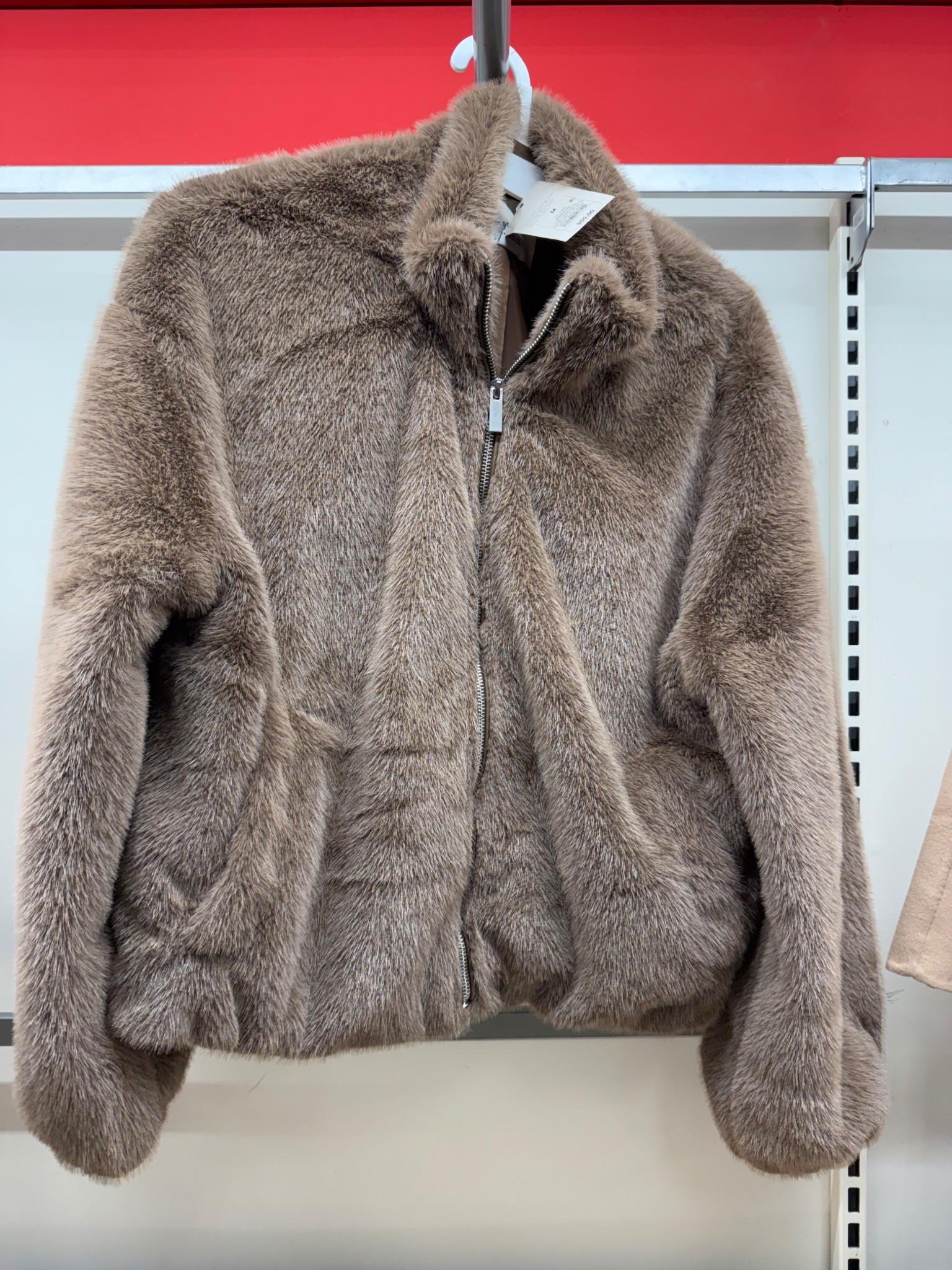 Women’s faux fur coat 

#LTKSeasonal #LTKTravel