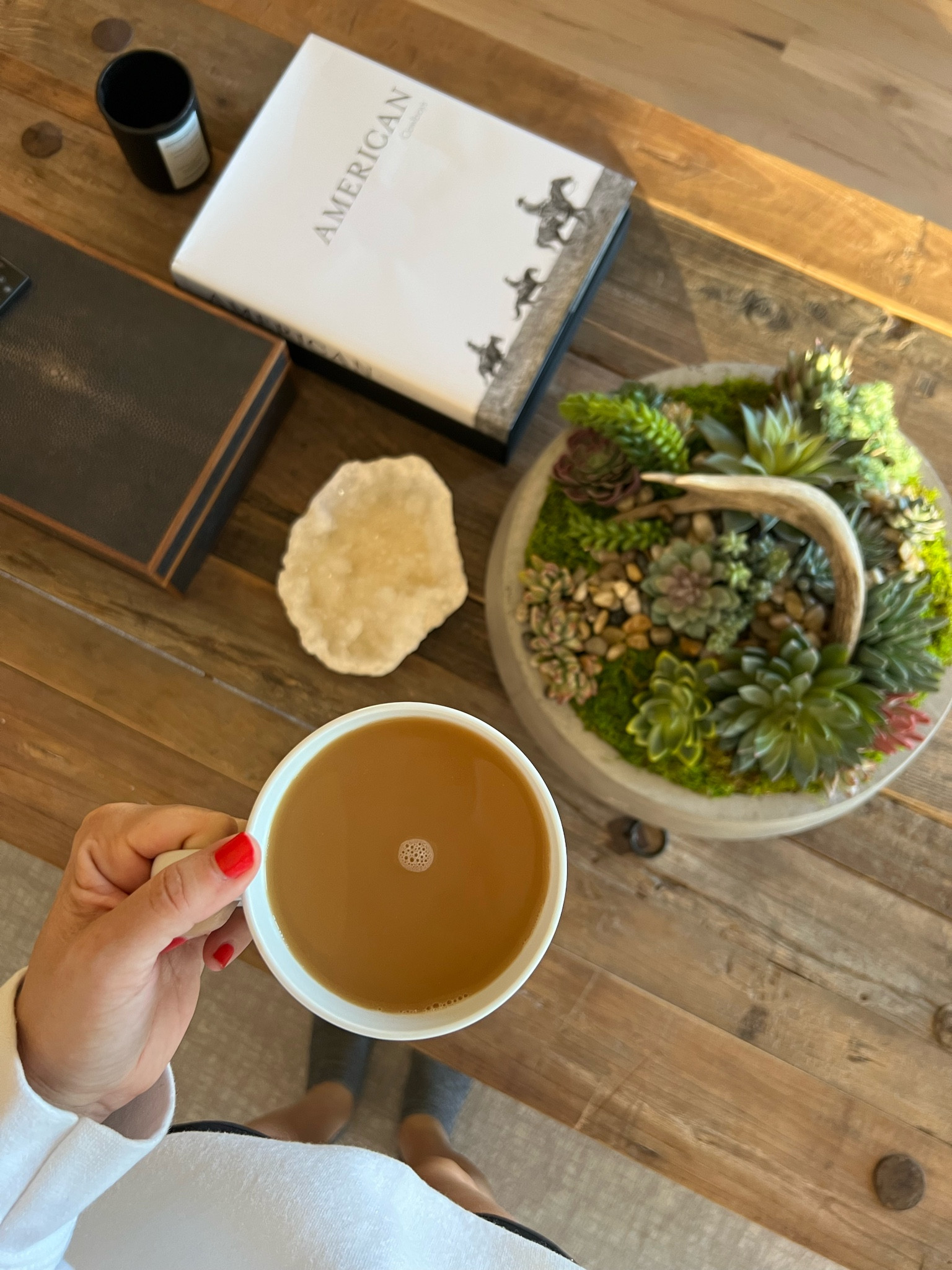Coffee table style
Succulents
Concrete bowl
Box
Coffee table book
Cowboy
Home
Decorative 

#LTKhome