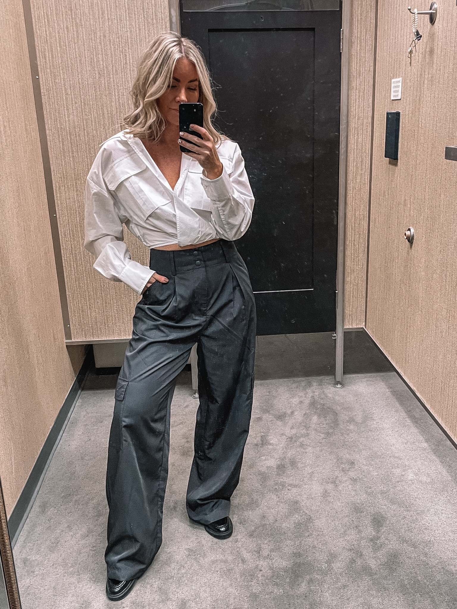Nordstrom Anniversary Sale Outfit

Wide leg pants, cargo pants, Steve Madden loader, ALC Cotton crop blouse, fall outfit 

#LTKsalealert #LTKstyletip #LTKxNSale