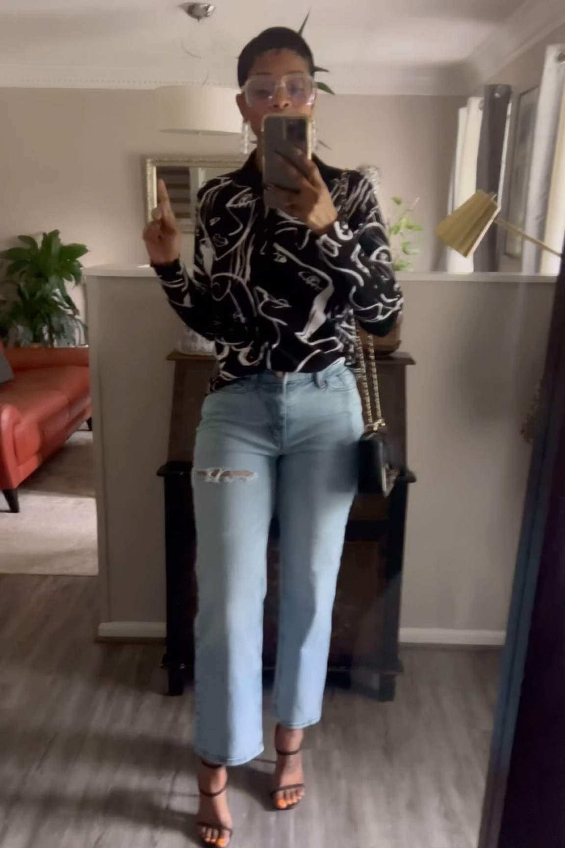 This sweater is perfect for this 🍂 🍁 season! 🖤🩶🤍
@charliebcollection it’s very soft and perfect for on the go. Comment ‘Charlie’ to add to your closet. 

#charliebcollection #styleinspiration #blackcontentcreator #ootd #styleinfluencer #

#LTKSeasonal #LTKWorkwear #LTKStyleTip