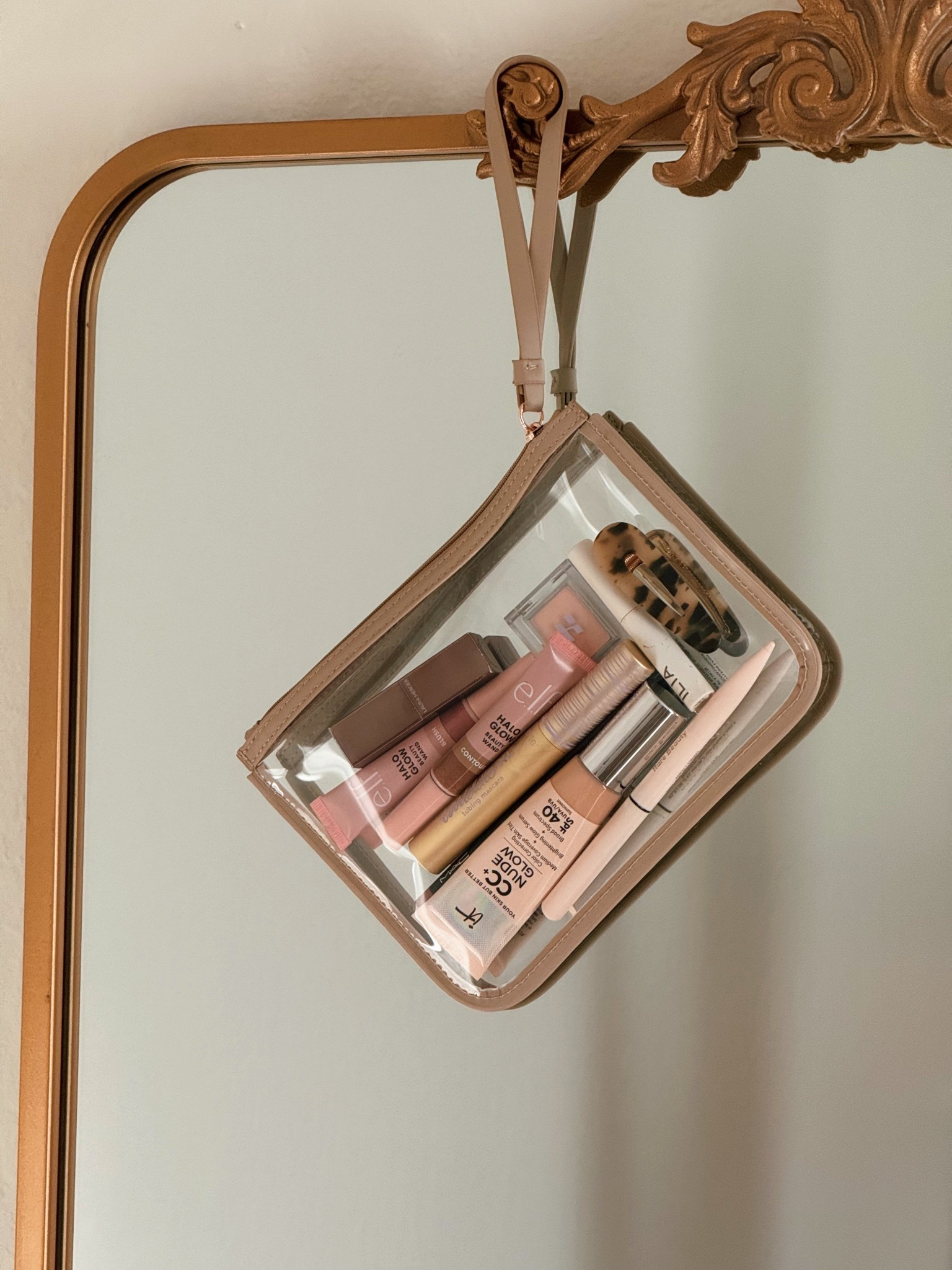 $5 clear pouch from Target, to hold All my daily makeup routine faves. It’s perfect for travel toiletries and makeup. Get yours before they’re gone. 🤎🤍🖤🩷 


Elf liquid blush, contour
it Cosmetics CC+ nude glow foundation SPF 40
rare beauty eyeliner
Tarte tartelette xl tubing mascara
Ilia mini mascara 


#LTKTravel #LTKFallSale #LTKBeauty