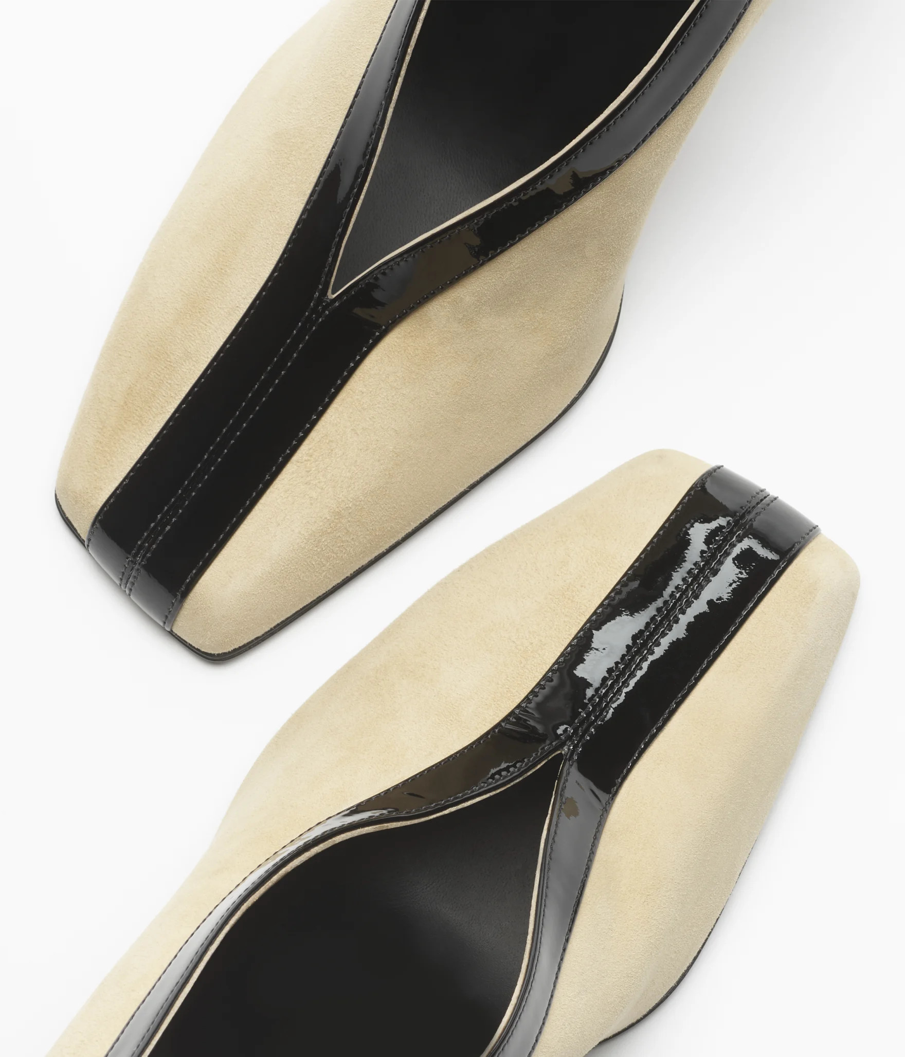 Spring Summer 2026 Pumps Suede Kidskin & Patent Calfskin Beige & Black | Chanel, Inc. (US)