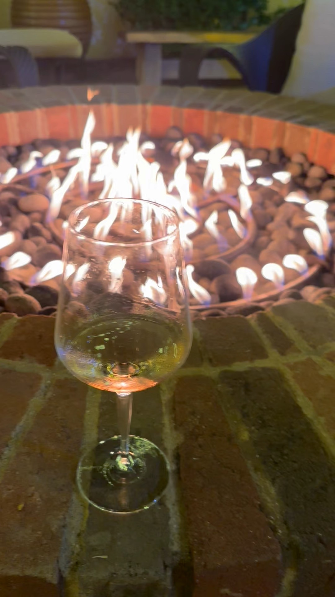 Cozy evening by the fire pit—soft light, warm flames, and slow moments.
#outdoorcozy #firepitlife #relaxedluxury #nightathome #homestyle

#LTKHome #LTKHoliday #LTKvlog