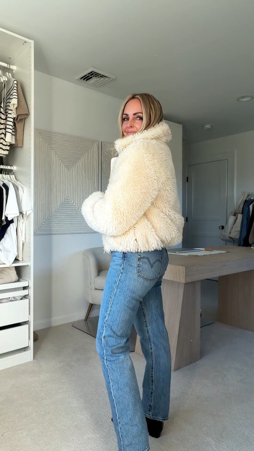 My favorite pair of classic @levis! And they even have a little stretch 👌🏼 ON SALE 40% off right now!

#levispartner @levis

SIZE: I’m between 27/28 and wear the 28
WASH: Invest Access
LENGTH: 30”

#LTKCyberWeek #LTKFindsUnder100