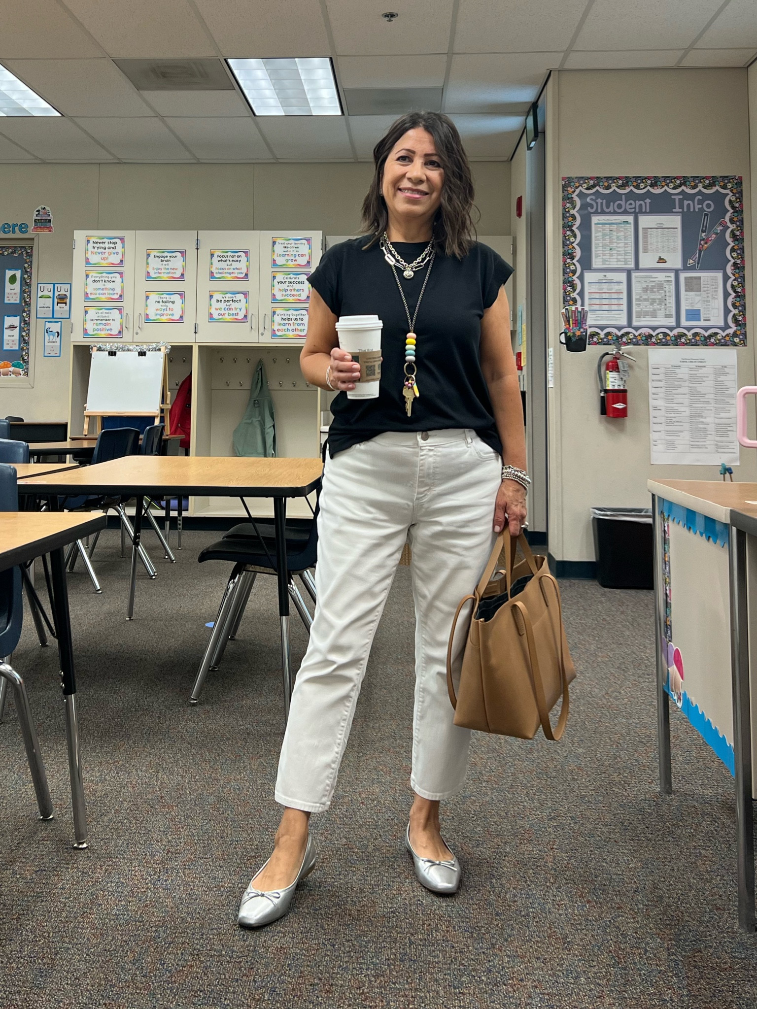Teacher outfit idea 🍏✏️



basics | black & white | $10 Target  tee | white jeans | petite jeans | silver flats | silver accessories | Madewell tote


#LTKStyleTip #LTKWorkwear #LTKU