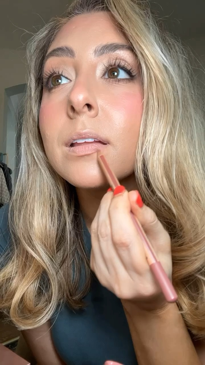 Lip liner - forever walnut 
Lip liner - anywhere caffeine (used in the middle m)
Lipstick - butter cup 
Lipstick - daisy girl 
Lipgloss - daisy pink 

#LTKVideo #LTKSeasonal #LTKBeauty