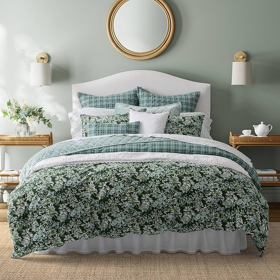 Laura Ashley- Queen Comforter Set, Cotton Reversible Bedding Set, Includes Matching Shams with Bo... | Amazon (US)