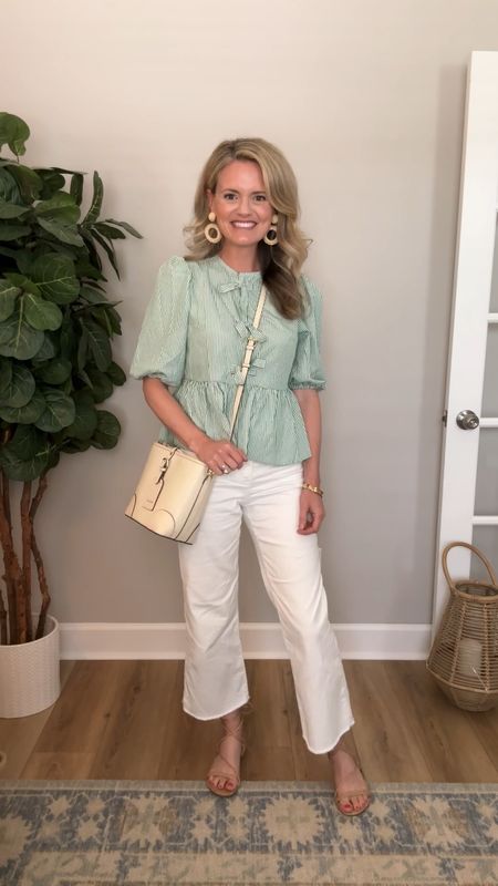 Outfit of the day! 

Top: wearing the size small
Denim: run TTS - currently 50% off! 
Handbag: love it and will go with so much!
Sandals: wore them all day today and were super comfy! 

#LTKShoeCrush #LTKItBag #LTKFindsUnder50