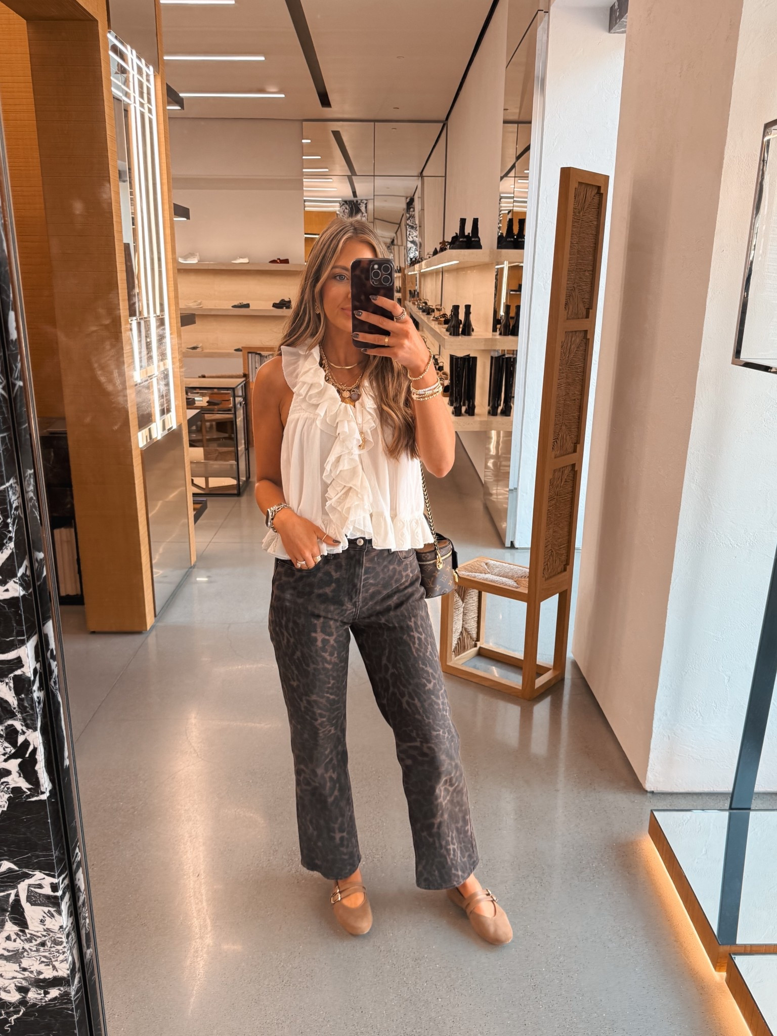 Early Fall outfit! Wearing this for day one of #LTKCon 

Wearing a small in the top 
27/regular in the jeans 



#LTKCon #LTKFindsUnder50 #LTKStyleTip