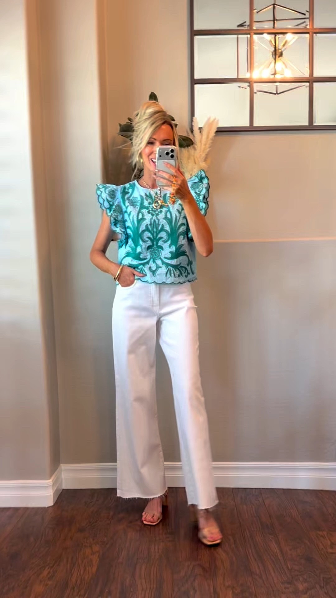 Summer Outfits! The jeans run large! I would size down! 
Use my code TRACY15 for 15% off.
#summeroutfits #weekendoutfits #vacationoutfits #ad
@shop_avara