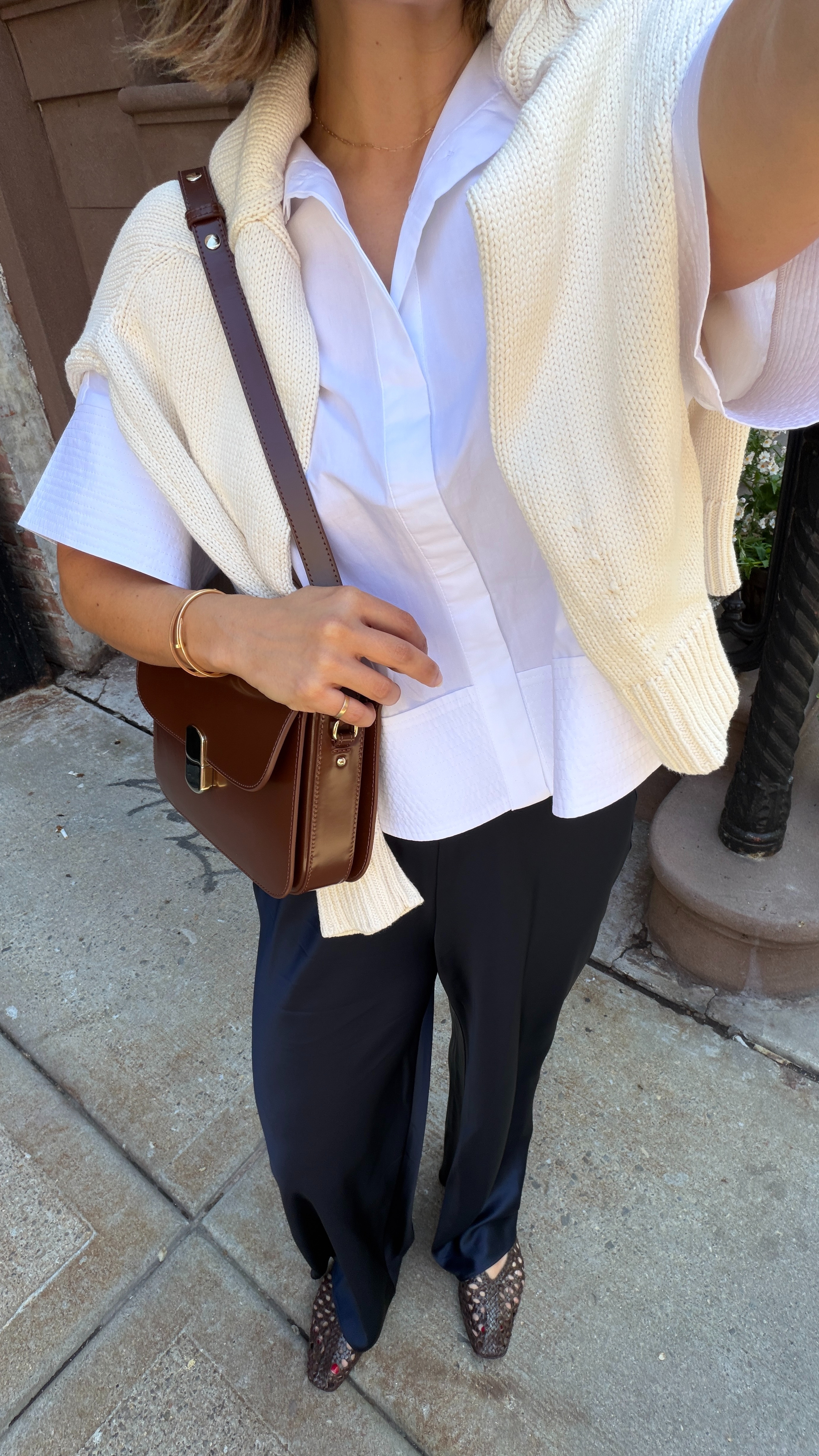 An easy spring outfit idea ✨ this cotton poplin top is a fun, structured top that will be a staple in your wardrobe! wearing a size medium  

 #LTKootd #LTKSeasonal