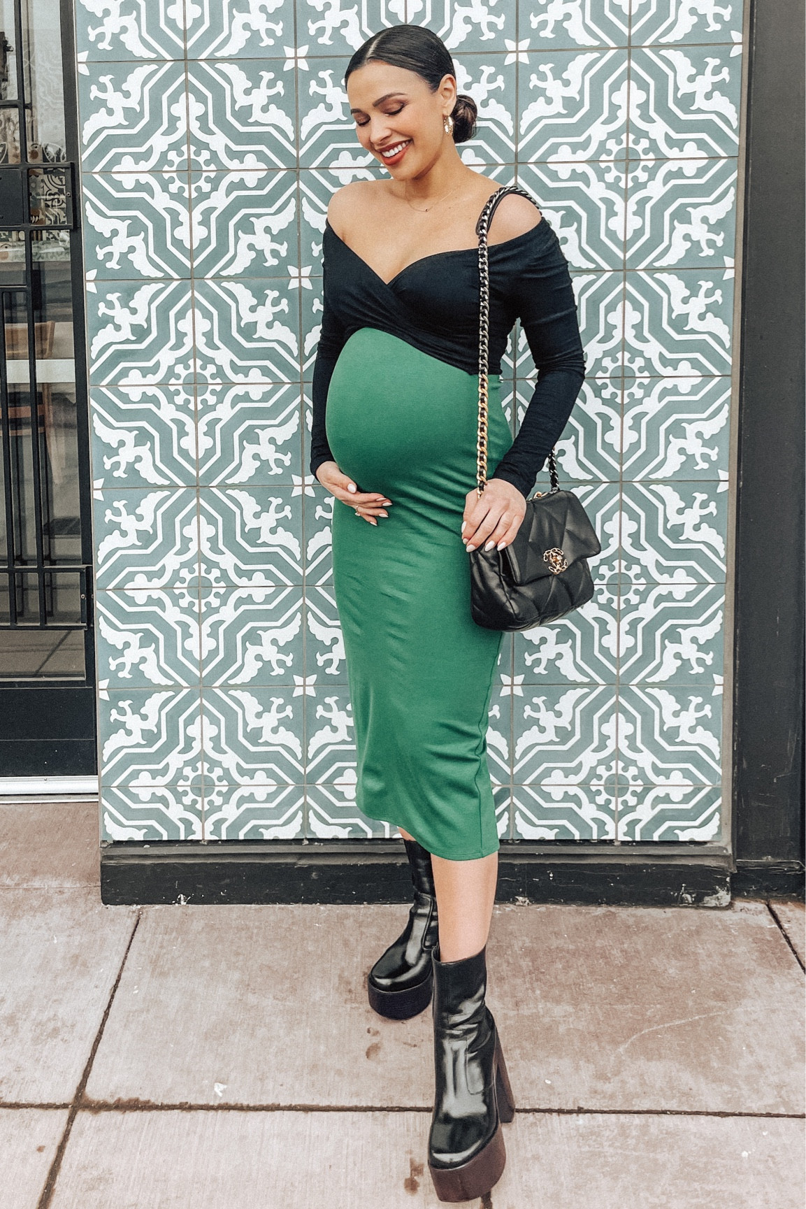 Another way to style these pieces: off the shoulders for a sexier date night vibe. This is my favorite, for a more feminine, flattering silhouette. 



#LTKbump