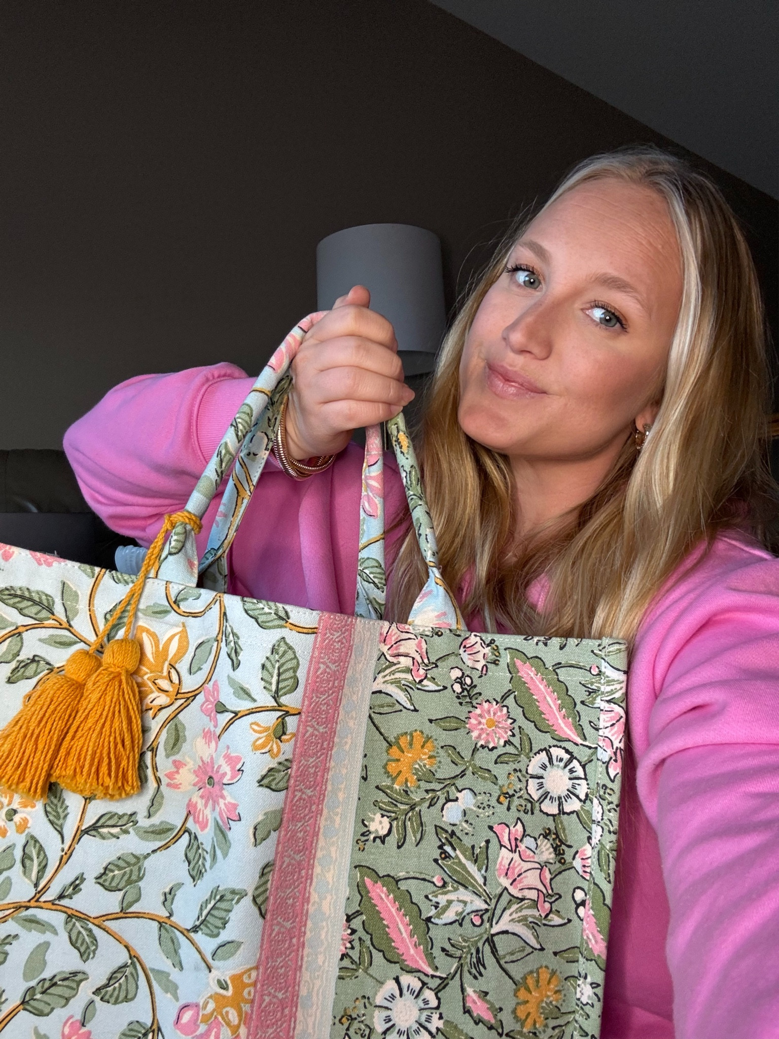 What's in my needlepoint bag 🪡

#LTKSeasonal #LTKfindsunder50 #LTKsalealert