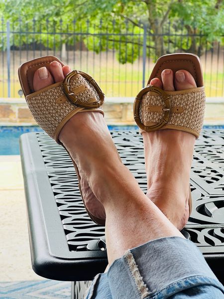 These have been the cutest pair of natural slides for summer! I can wear them with anything whether it's pants, jeans, dresses, shorts—you name it! I'm wearing my regular 6.5, runs true to size.
#shoeinspo #fashionfinds #outfitidea #vacationstyle

#LTKShoeCrush #LTKSeasonal #LTKFindsUnder50