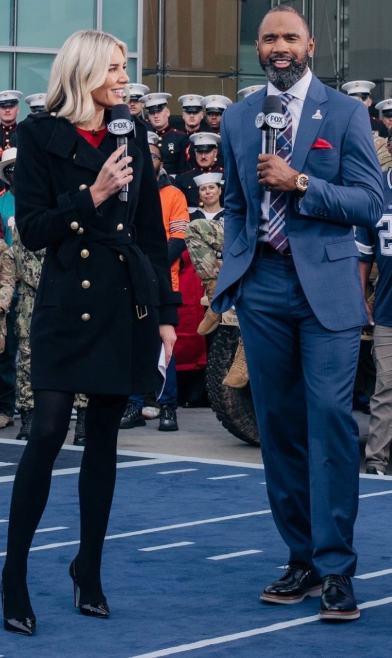 Carissa Thompson's military style coat with belt and gold buckles

#LTKStyleTip