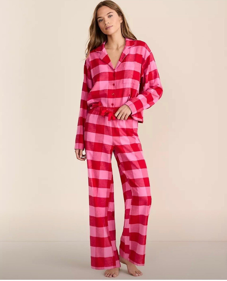 Pajamas for her, gift guide for herr

#LTKSeasonal #LTKHoliday #LTKGiftGuide