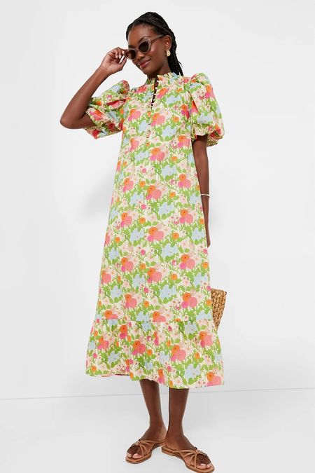 Tuckernuck’s new arrivals are so good!!! Love the print on this cute midi dress 