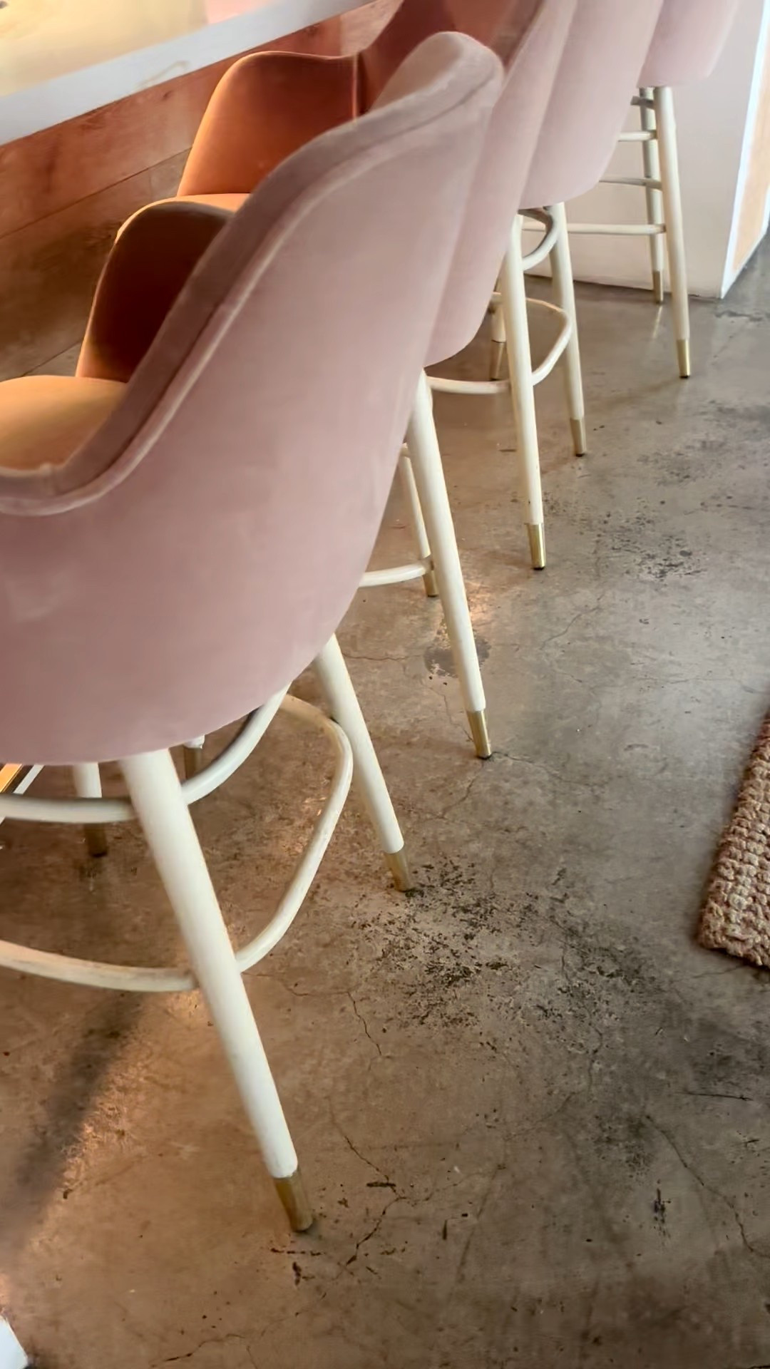 #Barstool
#KitchenStyle
#CounterSeating
#ElevatedLiving
#ModernInteriors
#ChicDesign
#GatherInStyle
#HomeDetails
#LTKHome



#LTKHome