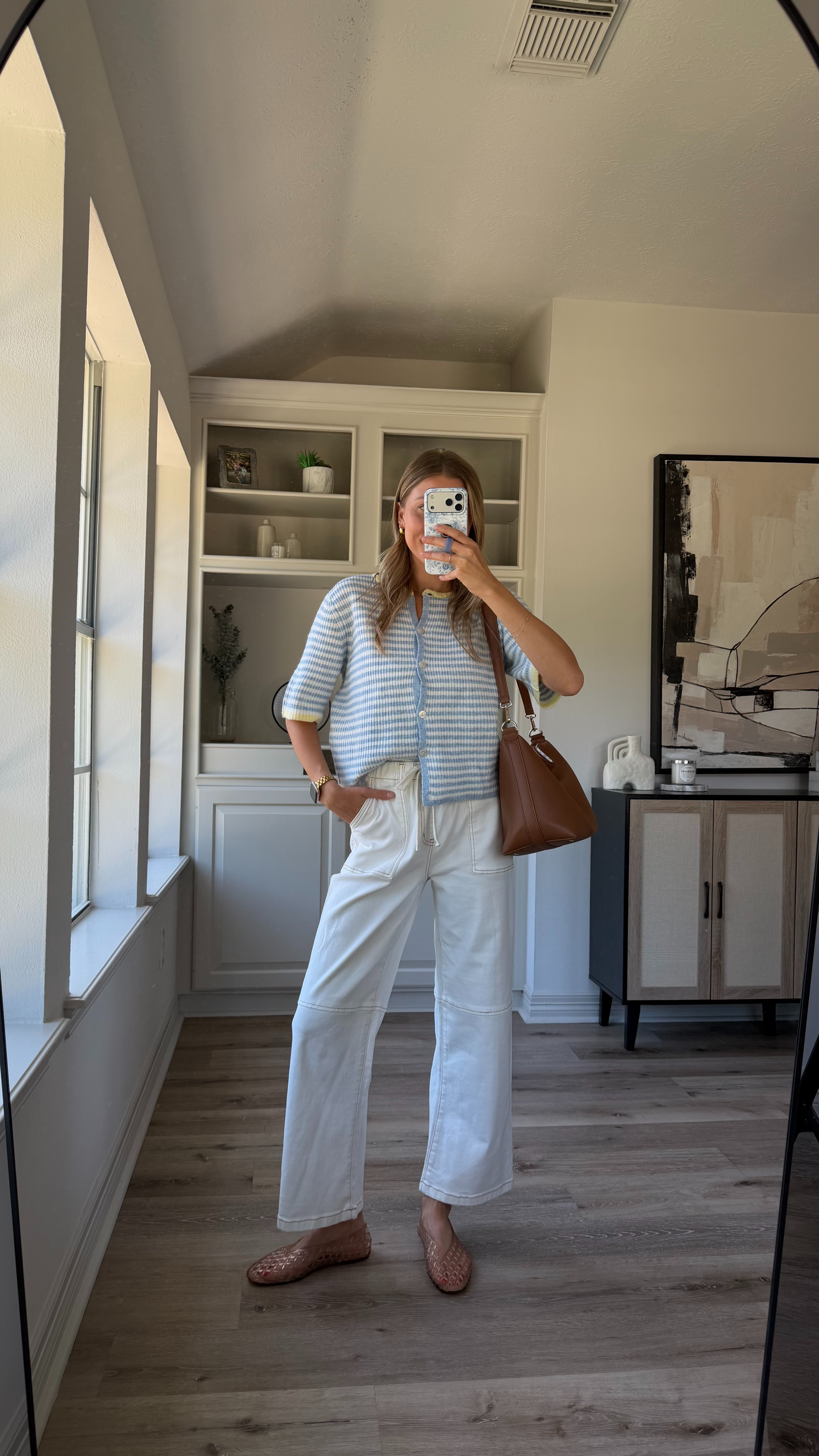 Cute summer outfit! Wearing S in cardigan + 4 in white denim 

 