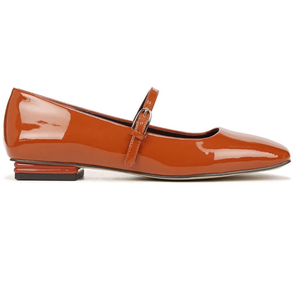 pop of color ❤️ ballet flats