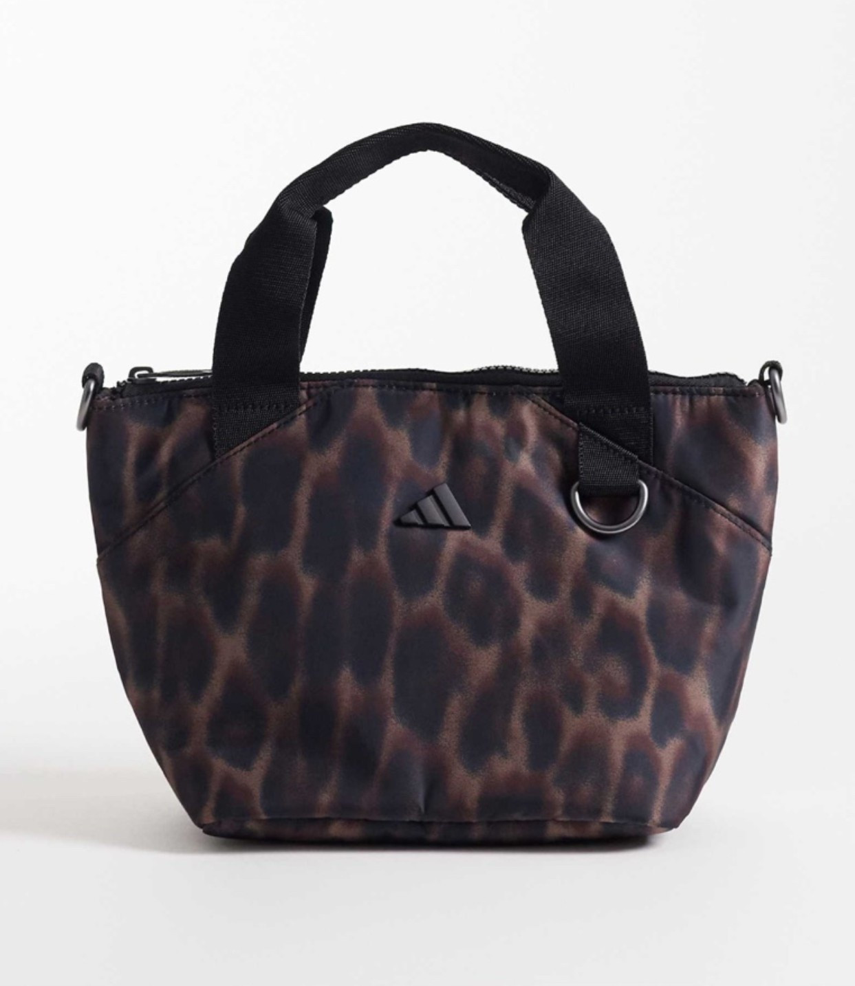 Adidas Leopard Tote 😍 
Perfect for on the go, running errands, packing your gym essentials or a travel bag. This beauty is on sale! There is also a matching gym set that I have linked. Happy shopping!

#LTKSaleAlert #LTKTravel #LTKActive