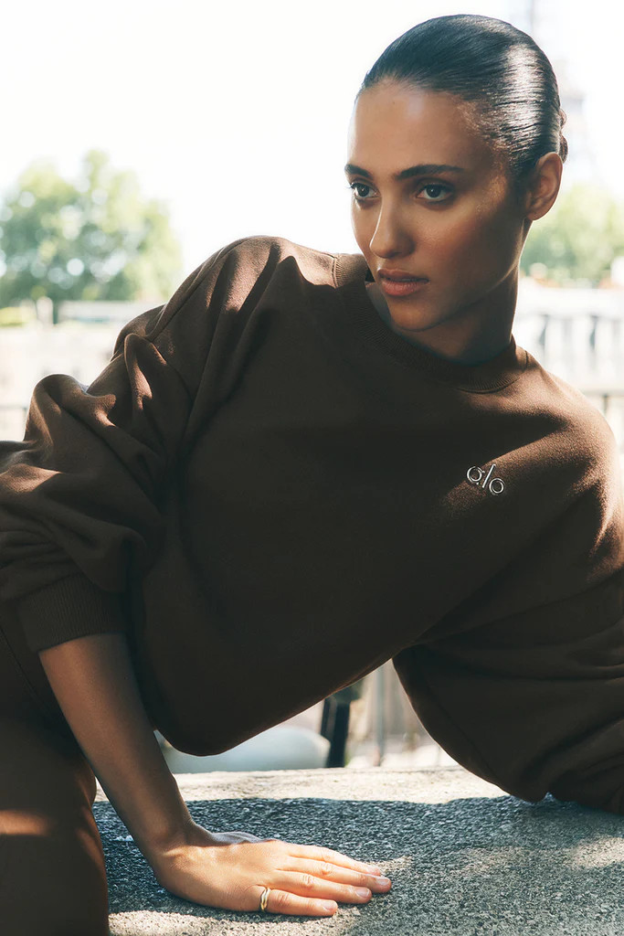 Accolade Crew Neck Pullover - Espresso | Alo Yoga (US)