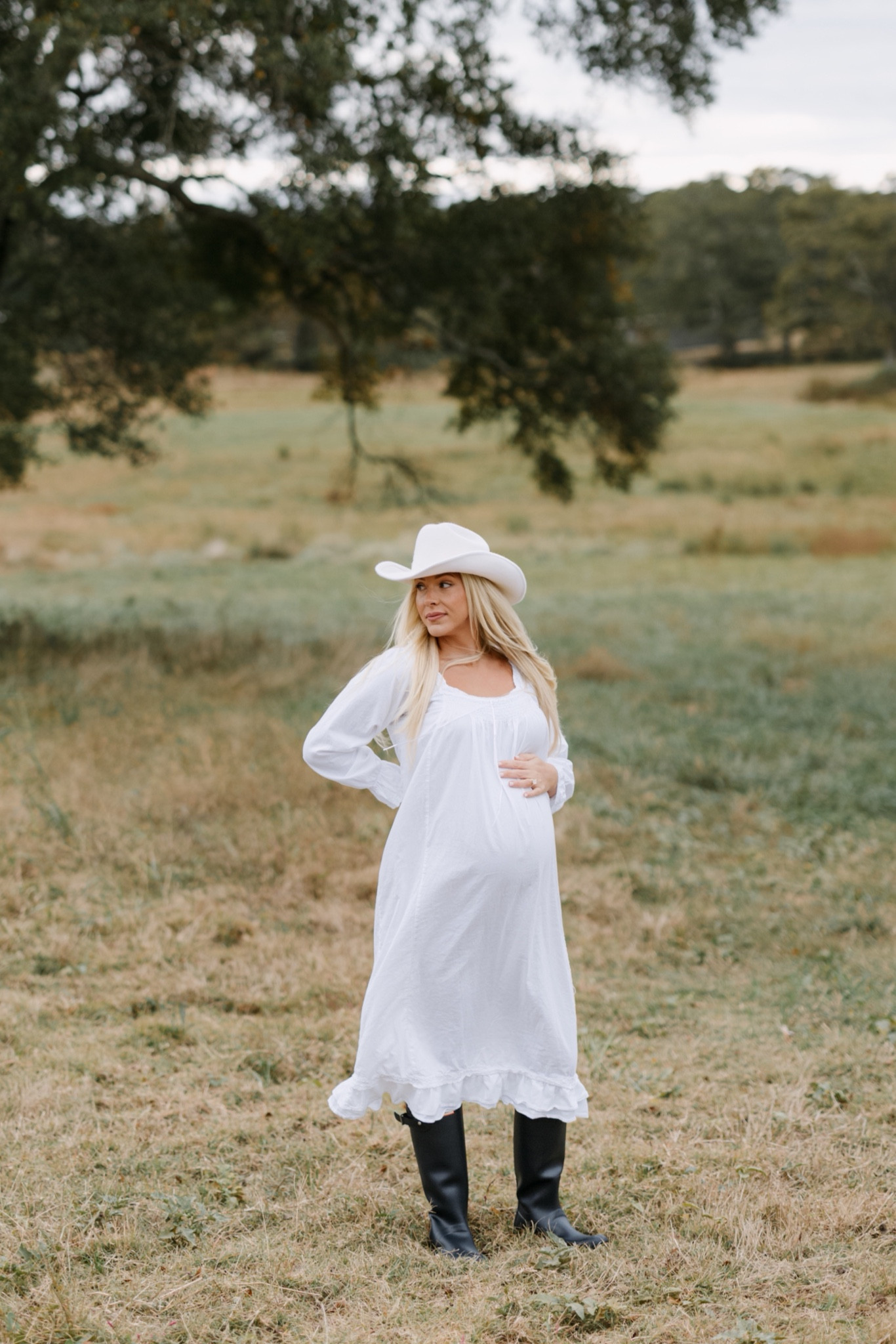 Maternity photos
Maternity photoshoot
White linen dress
Hunter boots
Country

#LTKMidsize #LTKBump #LTKootd