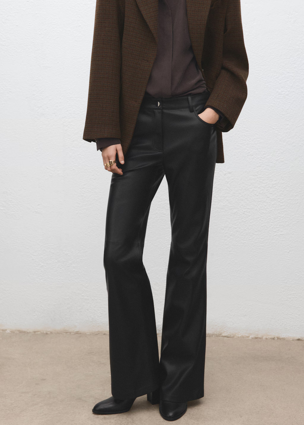 Faux-leather flared trousers | Mango (US/MX/AU)