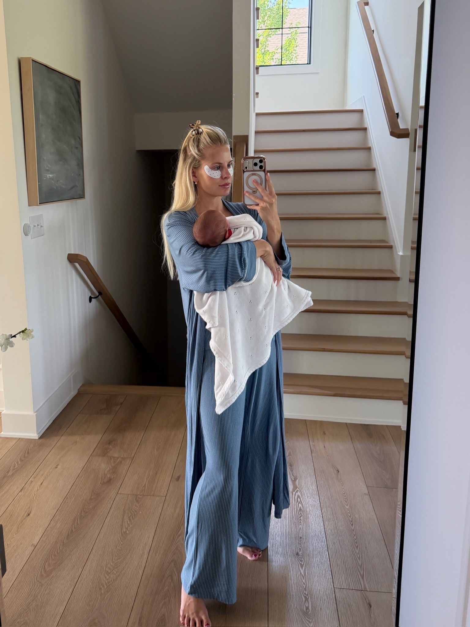 SIZE: medium in PJs & robe! #kathleenpost

Postpartum outfit, loungewear, pajamas for her, newborn phase