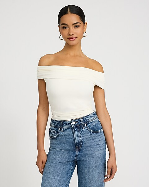 Ribbed Knit Off The Shoulder Twist Tee | Express