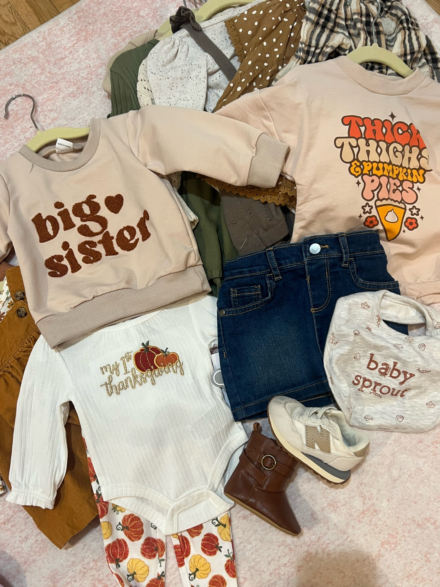 So many events this next week! So Thanksgiving clothes & ideas linked in this post! 🤎🫶🏻🧡🦃