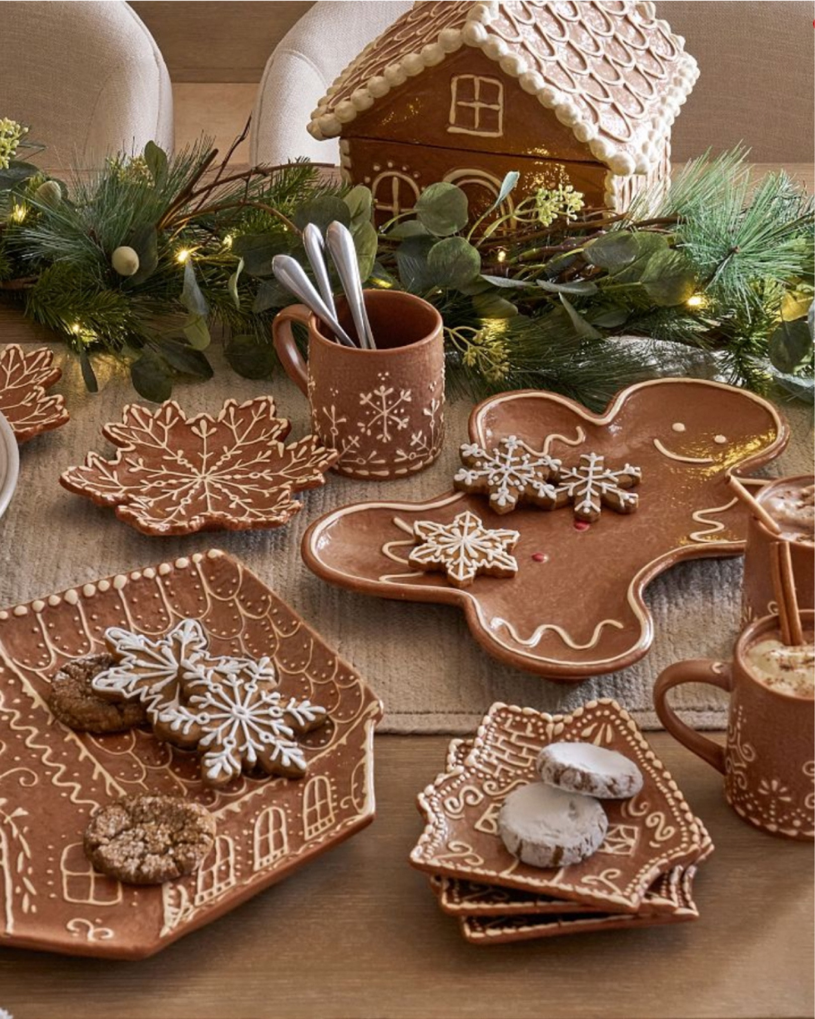 It doesn’t get more classic than gingerbread decor! Set your holiday table with a set adults & kiddos are sure to love!

Christmas dinnerware
Holiday mugs


#LTKHome #LTKSeasonal #LTKHoliday