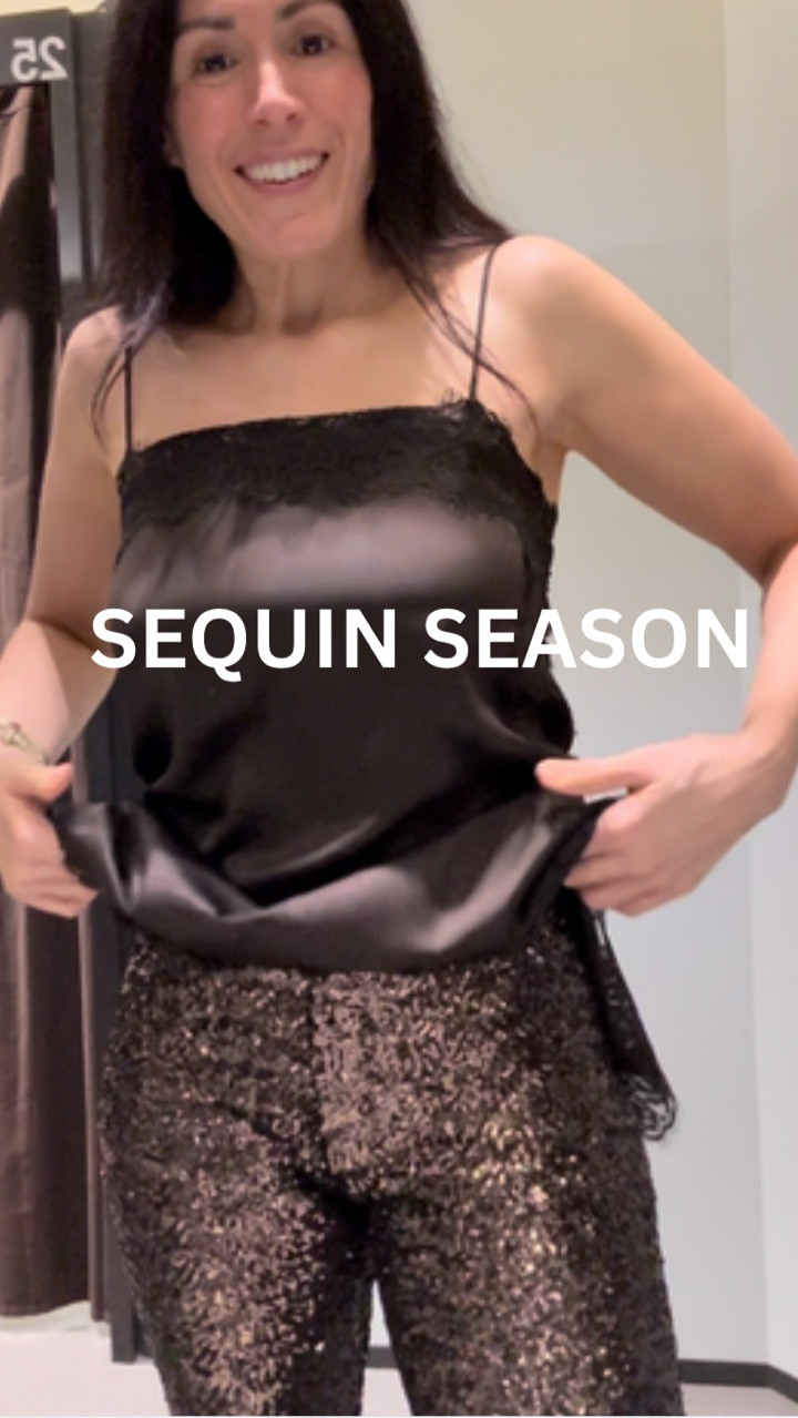 I always know it’s party season when I see all the sequins land in store. It wouldn’t be festive without a little sparkle, glitz and metallic 

I’ve looked high and low at @chadstone.au to bring you the best of the bling around. Once reserved for night time only most pieces are very wearable for daytime and dialled down with a tee and trainers help to get max wear from your sparkly separates

No sequins were harmed in the making 😝