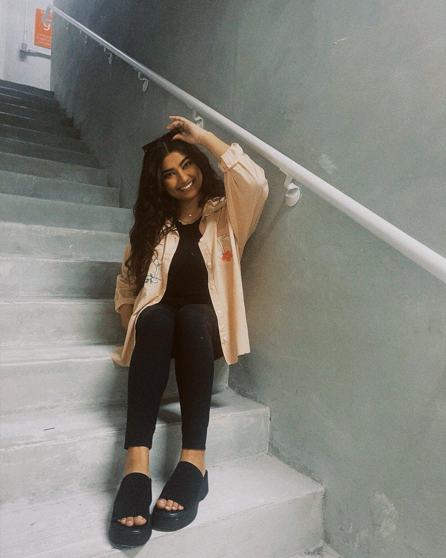 Stepping up in these @stevemadden Slinky30 sandals ✨#SMPartner