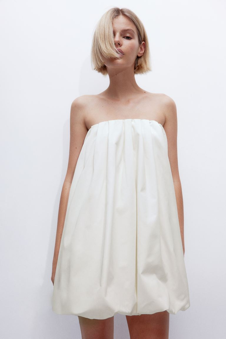 Bubble-hem Bandeau Dress - Sleeveless - Short - Cream - Ladies | H&M US | H&M (US + CA)