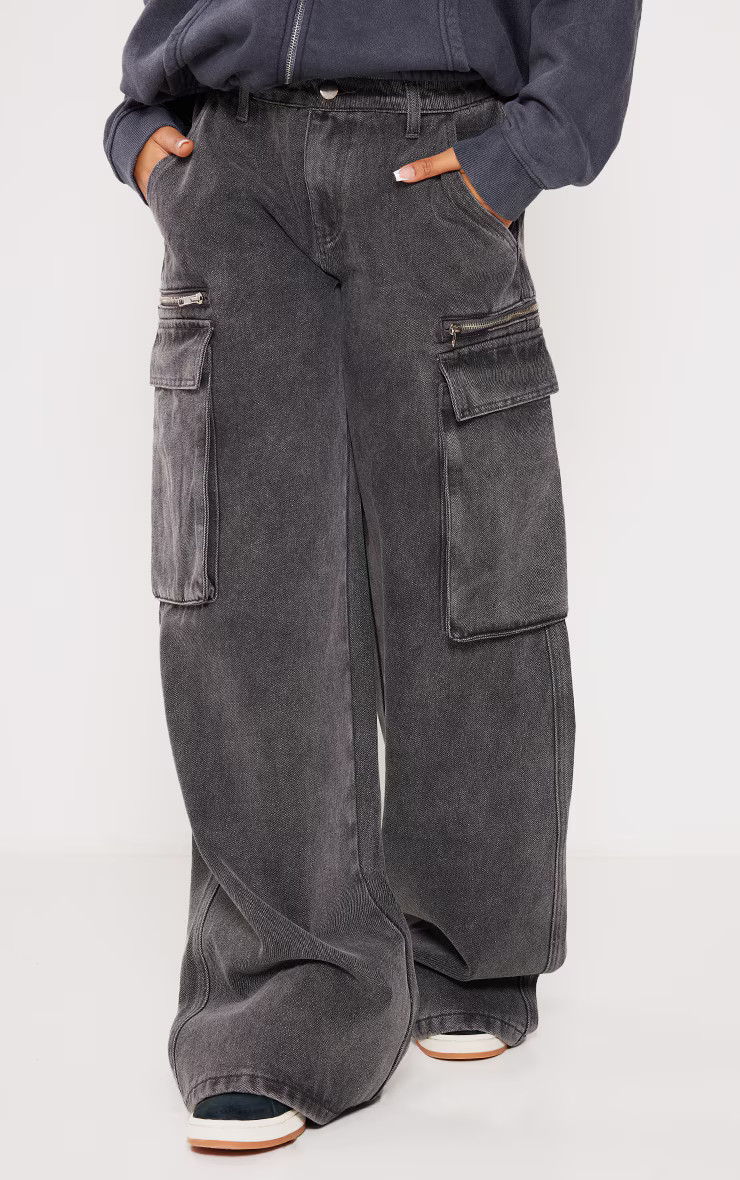 Washed Grey Pocket Zip Detail Wide Leg Jeans | PrettyLittleThing UK