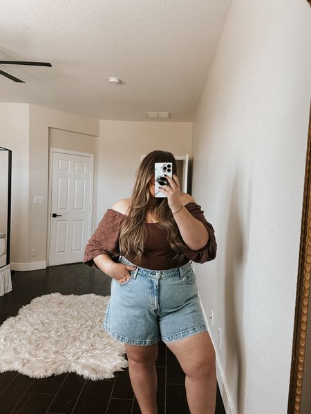 2x in bodysuit & 34 in shorts!

casual outfit // weekend outfit // midsize outfits // denim shorts // spring outfit // abercrombie // bodysuit 

#LTKfindsunder50 #LTKmidsize #LTKfindsunder100