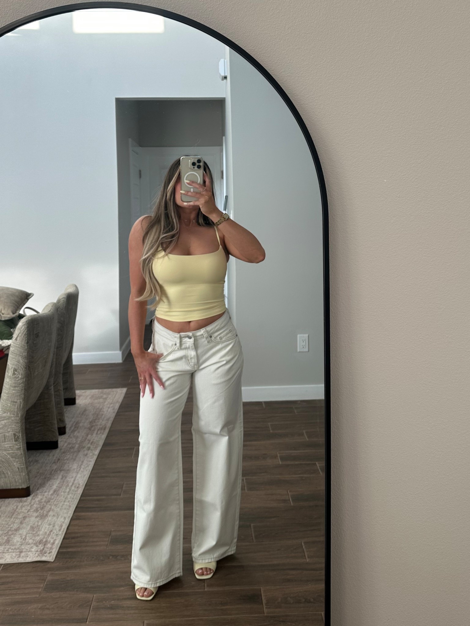 low rise jeans have entered the chat / wearing size 0 