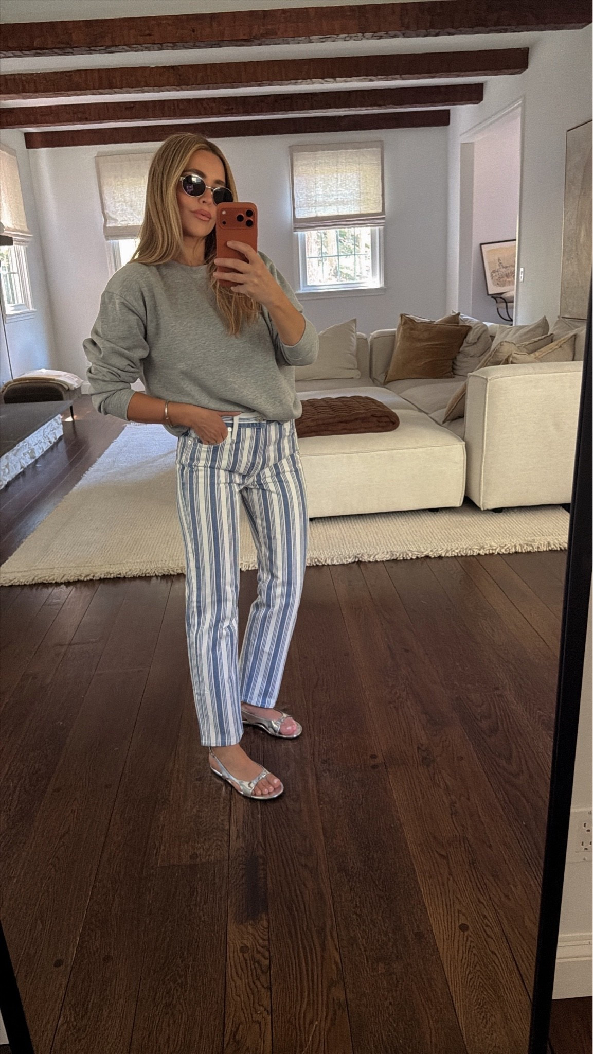 Sweatshirt Xs 
Jeans tts 25