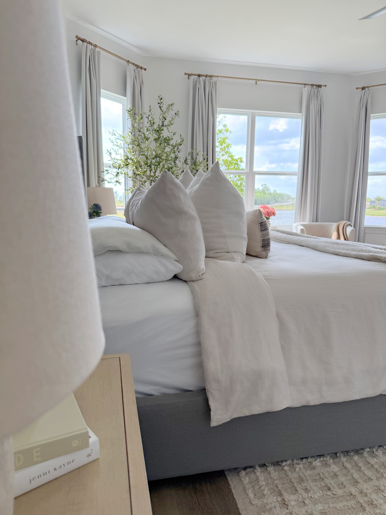 Bedding details:
▫️Classic Organic Percale Sheet Set in White 
▫️European Linen Duvet Cover Set in Sand 
▫️100% Mulberry Silk Pillowcase in Ivory

@onequince 

Click to shop https://shop.quince.com/house-to-home-interior-design and use my code INFG-25HOUSE_TO_HOME_INTERIOR_DESIGN10 for 10% off your first purchase! 


#bedroom #bedding #cozybedding #whitebedding #cozybedroom #duvetcover #quince 

#LTKHome