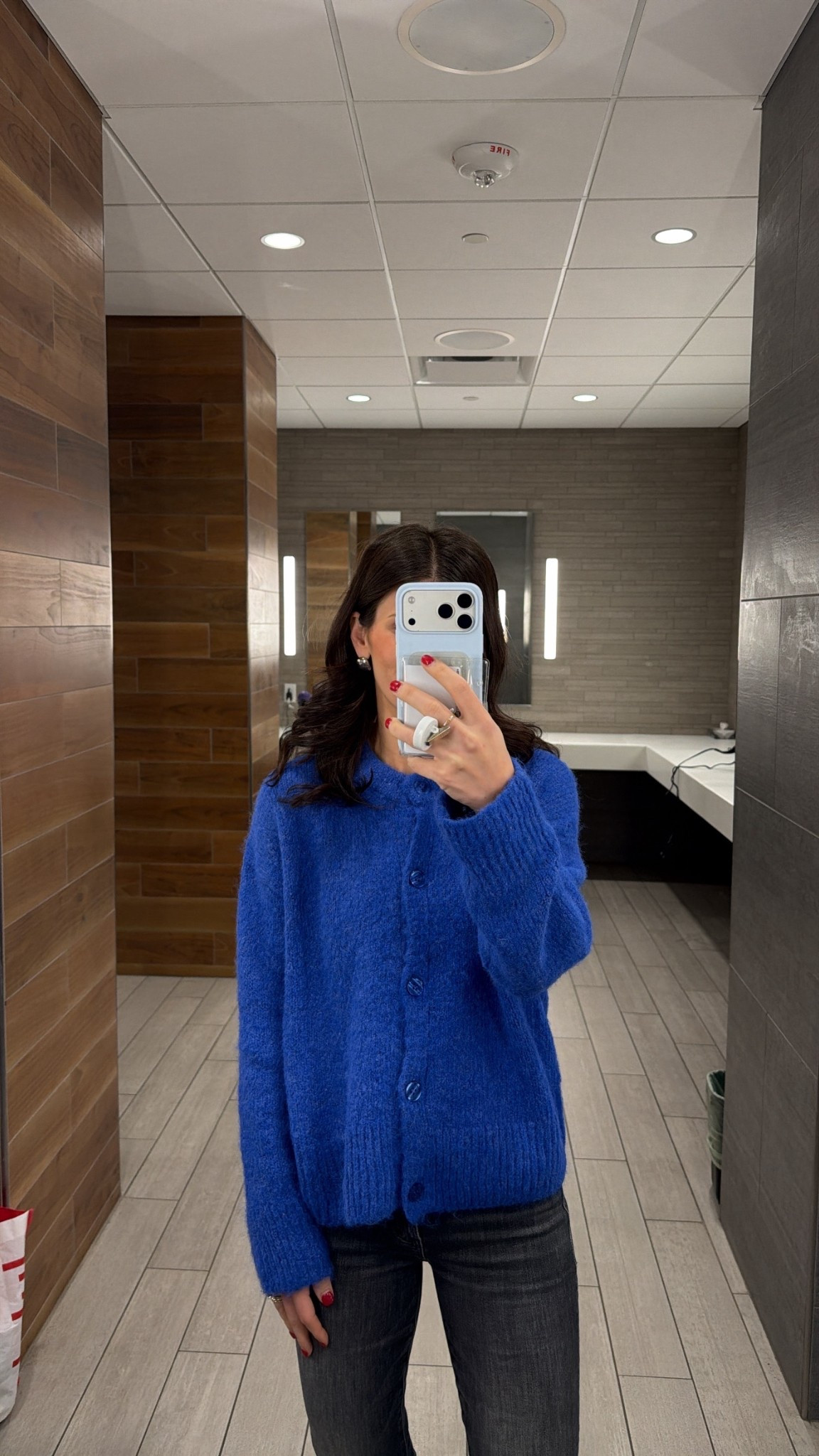 Wearing an XS in the sweater💙

#LTKSeasonal #LTKFindsUnder100 #LTKGiftGuide