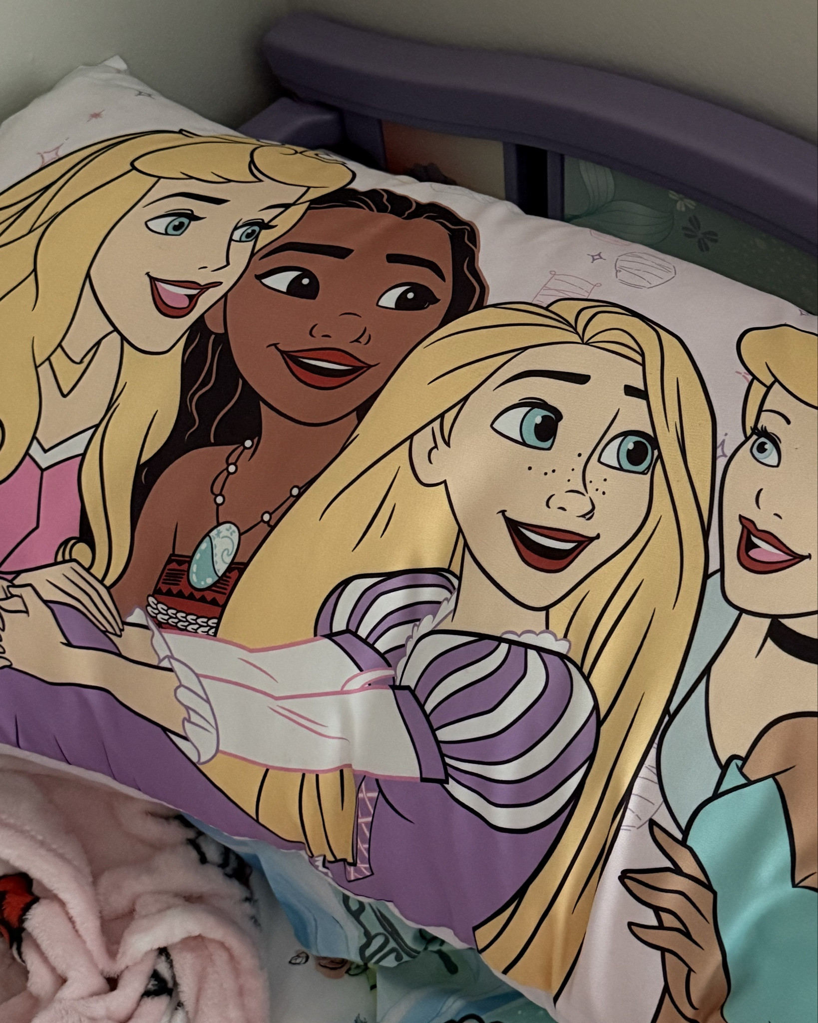👑 Disney Princess Dreams for $16.99?! YUP – Found at Burlington!

Okayyyy, obsessed is an understatement 🛍️💫 This Disney Princess body pillow is the cutest cozy upgrade for any bedroom — soft, plush, and full of fairytale vibes 🏰✨

Perfect for a princess room refresh, a magical movie night setup, or gifting your fave Disney-lover 💖 Featuring all the iconic queens in one dreamy find… and yes, it was only $16.99!

📍Burlington coming through again with the affordable magic.

🛒 Linked on my LTK — snag it before it’s gone!

#LTKHome #DisneyPrincessStyle #BurlingtonFinds #PrincessVibes #RoomGoals #FairytaleDecor #DisneyHomeFinds #Under20Find #LTKKids #CozyCuteness #MagicalBedroom #DisneyDecor #BodyPillowStyle #AffordableMagic #LTKUnder50 #BurlingtonStyle #DisneyObsessed #PrincessEnergy

#LTKHome #LTKBaby #LTKKids